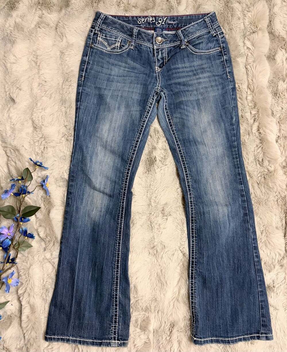 Series 31 Amethyst Jeans Size 5 Blue Bootcut Y2K Bling Pocket